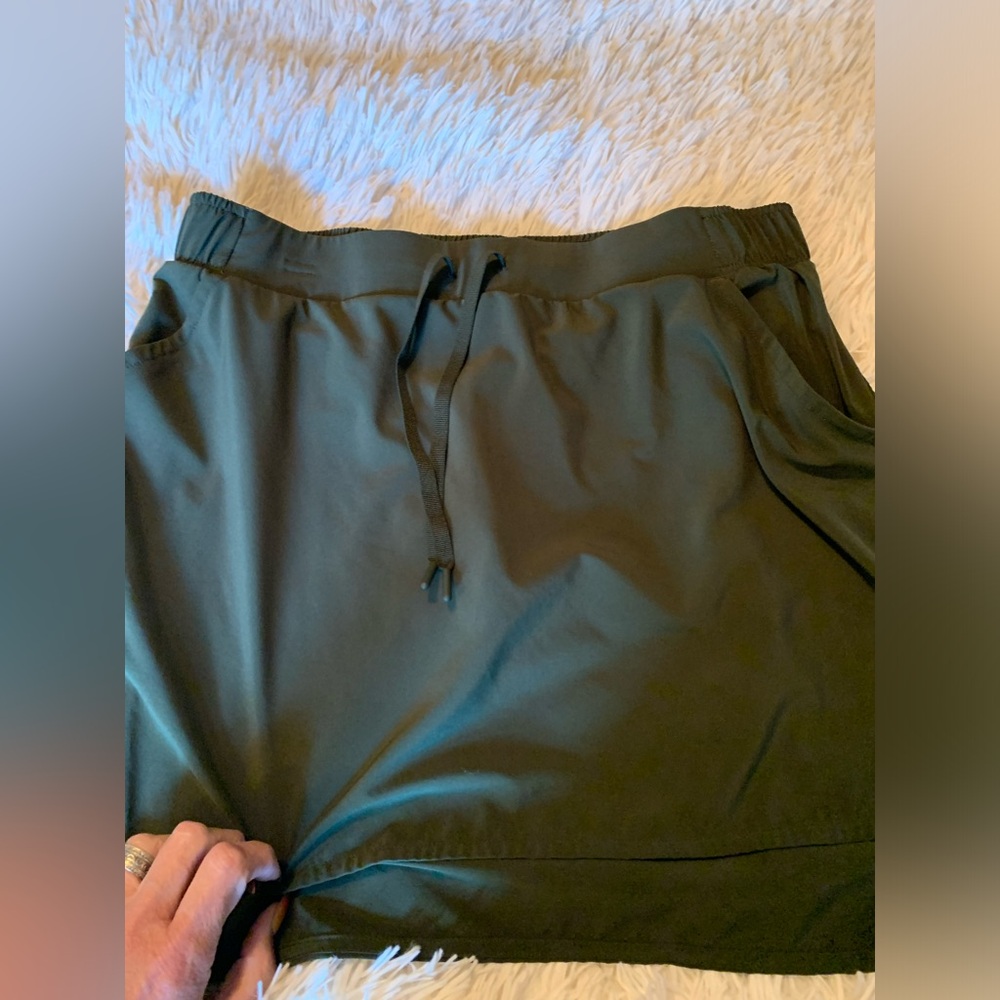 All In Motion Green Skort size large Stylish Drawstring and pockets NWOT